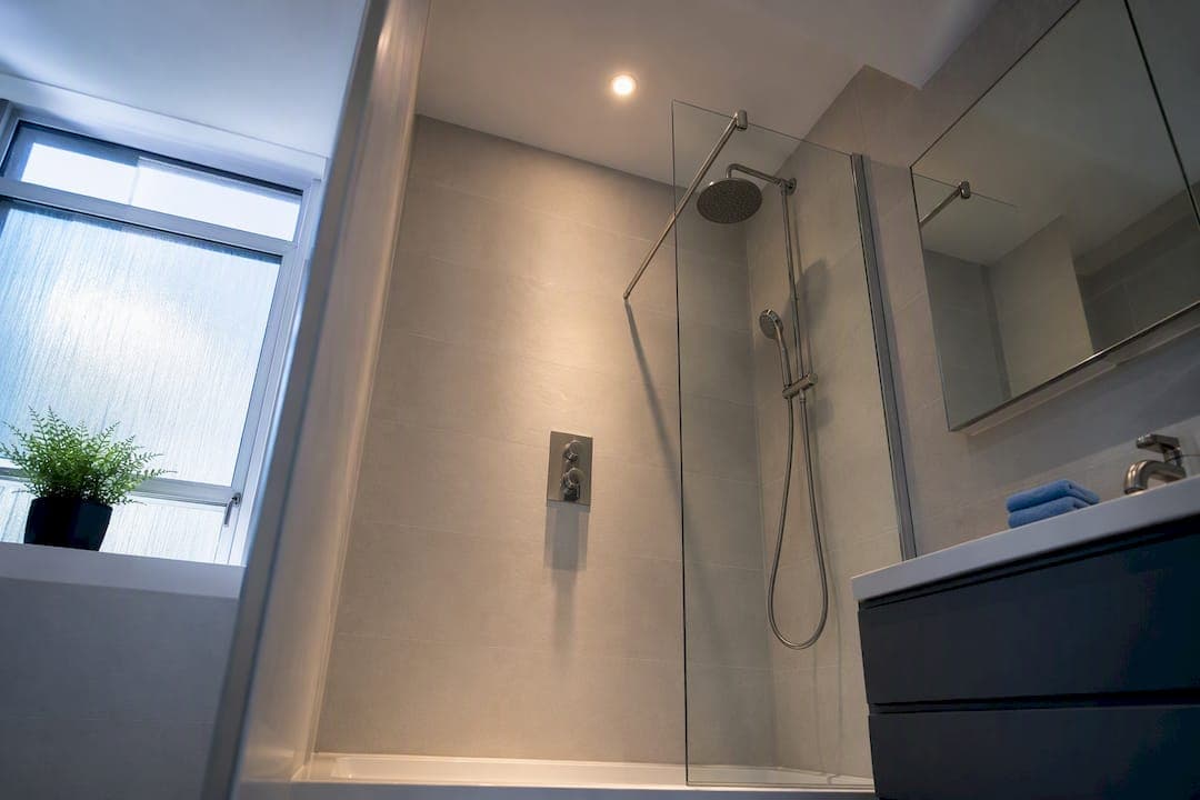 Avoid Surveyor Delays: Map UK Bathroom Lighting Zones to 2.25m
